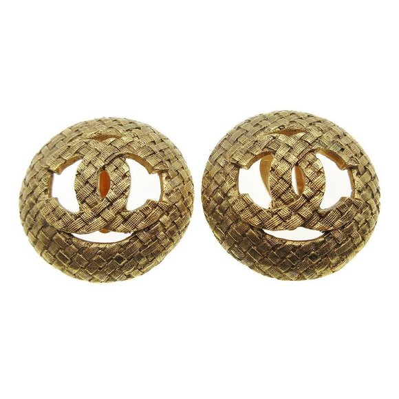 Authentic CHANEL CC Logos Button Motif Earrings Quilted Gold-plated Clip-On - Picture 5 of 6